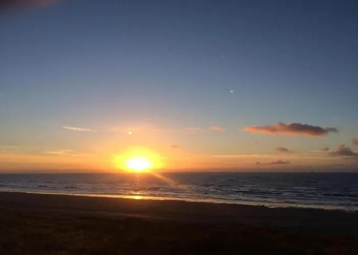 Strandhaus Direkt Am By Interhome Hébergement de vacances Wijk aan Zee